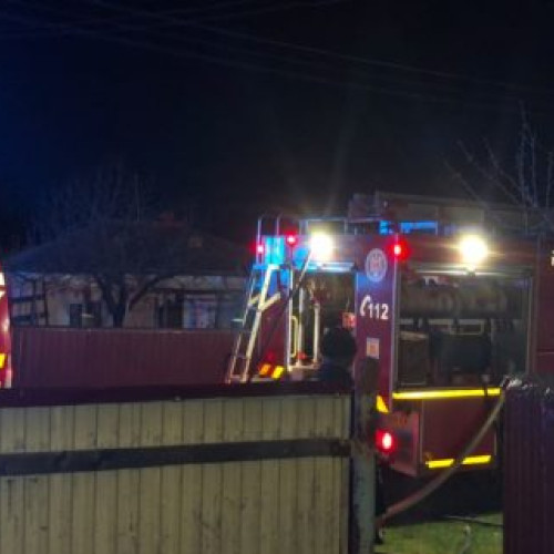 Incendiu devastator în Radeni: un bărbat și-a pierdut viața