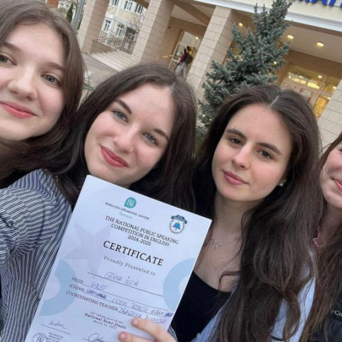 O elevă de la Liceul Teoretic „Avram Iancu” din Cluj-Napoca câștigă la concursul „Public Speaking”