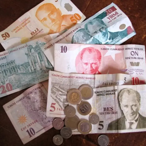 Criza economică din Turcia afectează lira şi ar putea influenţa economia României