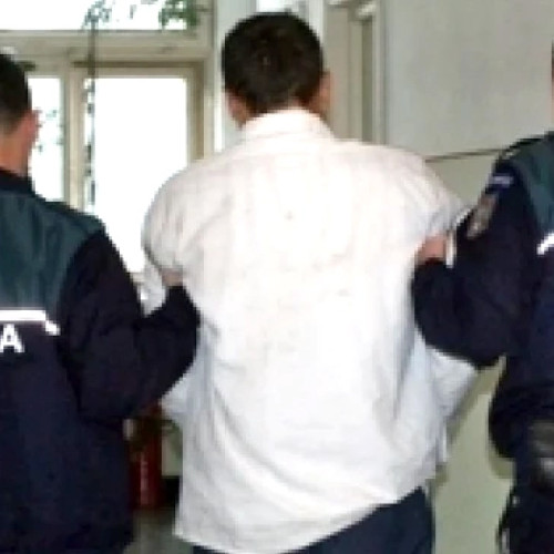 Recidivist trimis în judecată după evadare