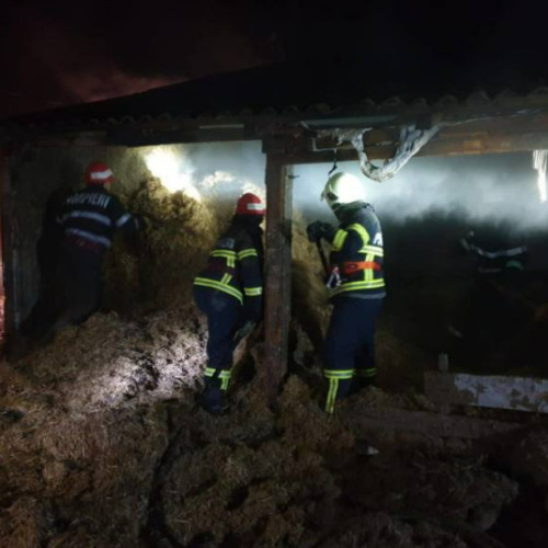 Incendiu la un grajd în localitatea Răscruci