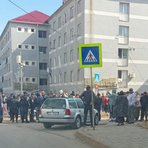 Protest al romilor din Botoșani împotriva evacuărilor