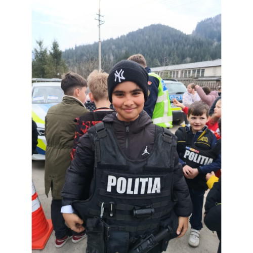 Activități speciale organizate de Poliția din Bicaz cu ocazia Zilei Poliției Române