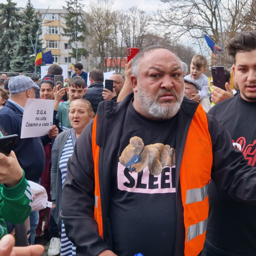 Protest al romilor în fața Primăriei Botoșani