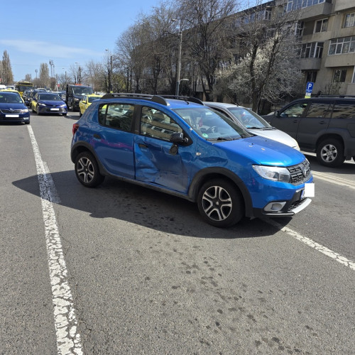Accident în zona Cora Bratianu: Nicio victimă transportată la spital
