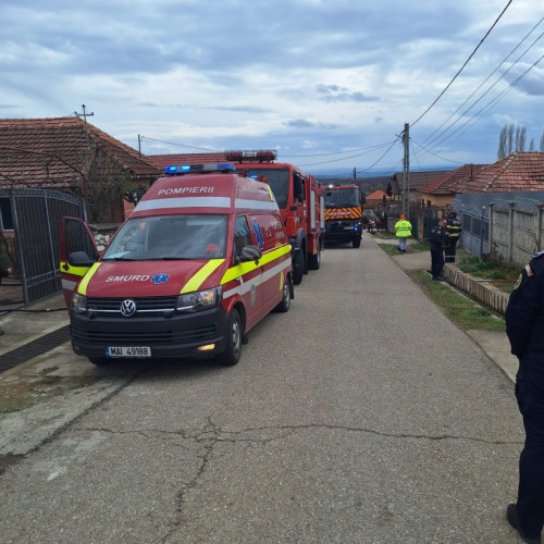 Incendiu la o casă din satul Dobrița, comuna Runcu