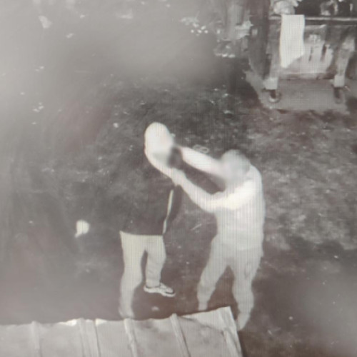 Încăierare între doi oameni ai străzii pe Aleea Școlii