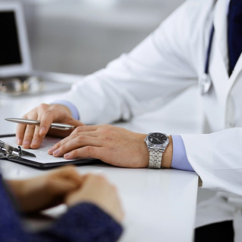 Adeverințele medicale eliberate de medicii de familie: ce este gratuit și ce costuri implică