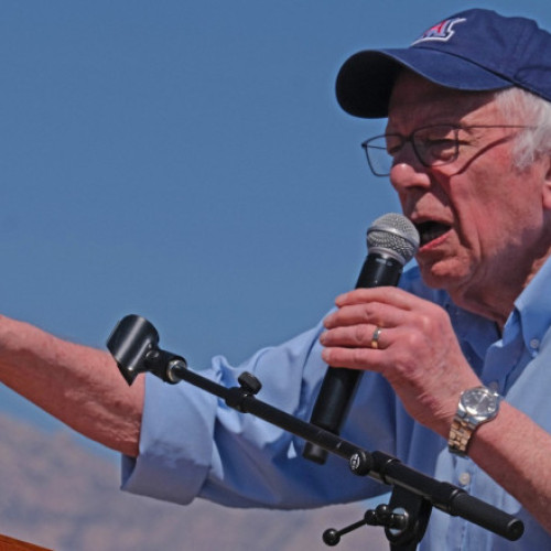 Bernie Sanders acuză pe Donald Trump de criza constituțională din SUA