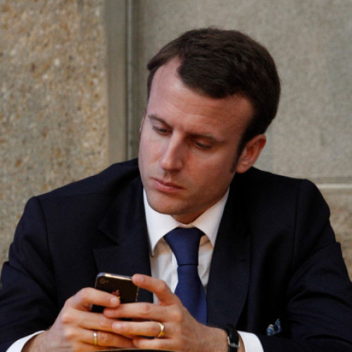 O nouă diplomatie: Telefonul mobil schimbă relațiile internaționale