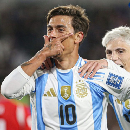 Paulo Dybala, atacantul AS Roma, a fost operat cu succes