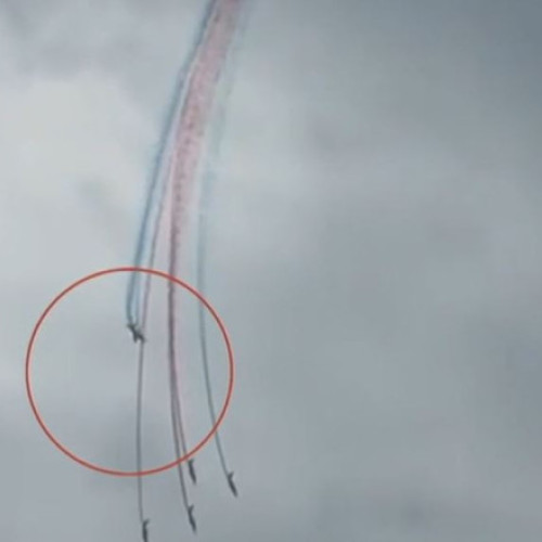 Ciocnire între avioane în timpul unui exercițiu militar în Franța