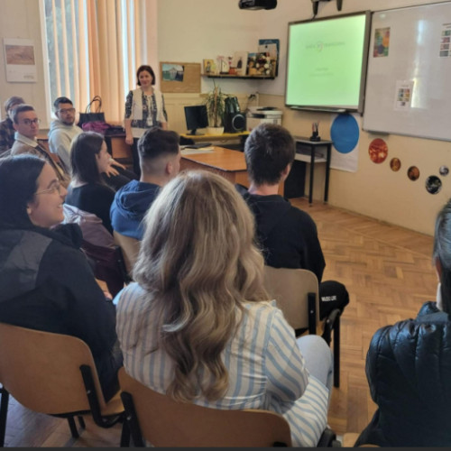 Importanța educației financiare pentru tineri, subliniată în Parlament de deputatul Remus Lapușan