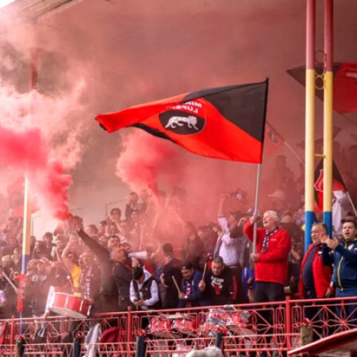 Minerul Lupeni, echipă din Liga 3, devine virală datorită fanilor săi