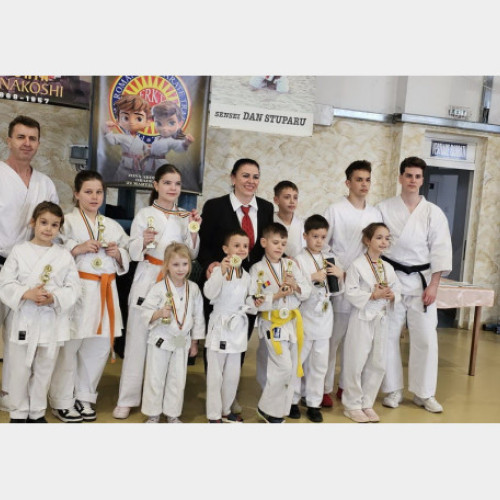 Sala de sport din Santandrei a gazduit etapa zonala a Campionatului National de Karate Traditional