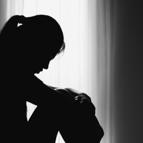 Presiuni sociale asupra adolescentelor în România, evidențiate de World Vision România