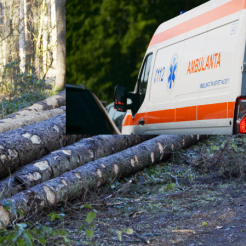 Bărbat rănit grav în timp ce ajuta un vecin