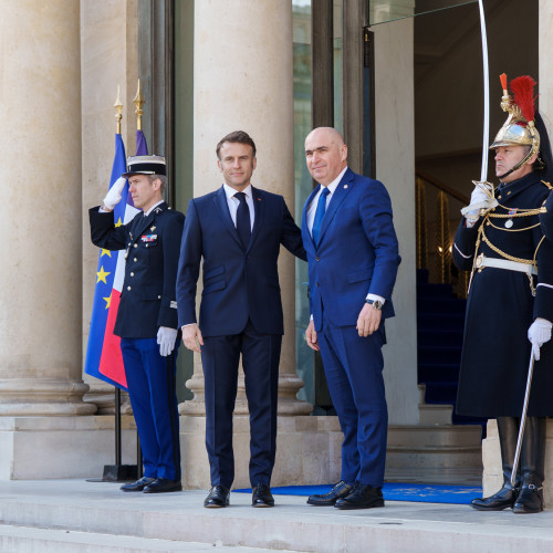 România nu va trimite militari în Ucraina, dar va fi un hub de transport