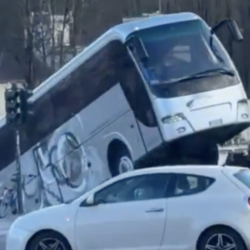 Accident tragic pentru un sofer de autocar la Torino