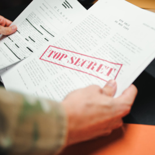 Ministerul britanic al Apărării investighează despre documentele militare găsite pe stradă