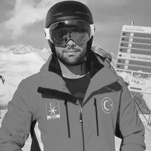 Incendiu tragic într-un hotel din Turcia: Berkin Usta și tatăl său au murit