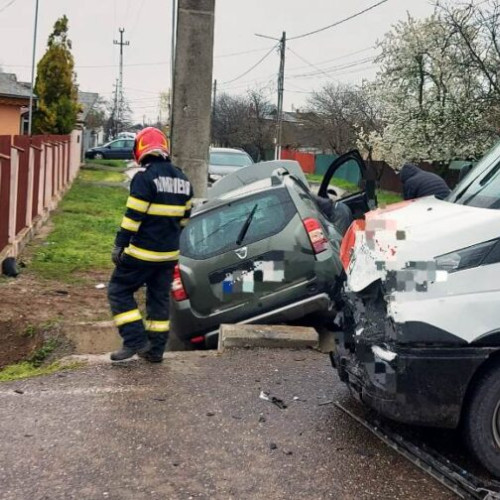 Accident rutier în comuna Golești: doi bărbați spitalizați