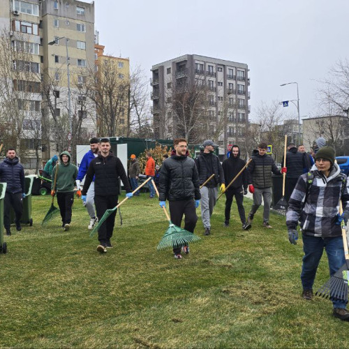 Acțiune de ecologizare în Constanța pentru îmbunătățirea spațiilor verzi