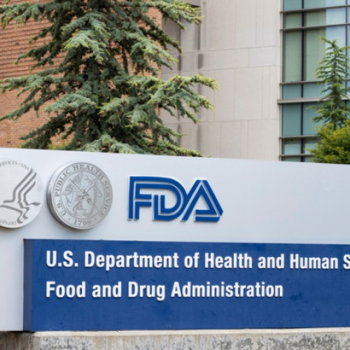 Demisia oficialului FDA din cauza neînțelegerilor legate de vaccinuri