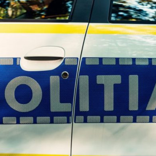 Un bărbat de 42 de ani a fost găsit mort în parcarea unei societăți comerciale din Voluntari