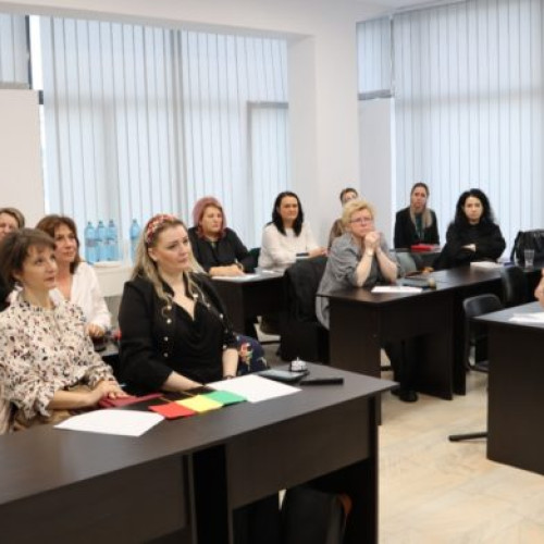 Teama de a vorbi în public poate fi depășită prin exerciții în grupuri prietenoase