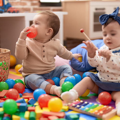 Tichetele de creșă disponibile pentru angajații din mediul privat și de stat