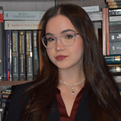 Andreea Andries, elevă la Liceul de Artă "Ștefan Luchian" Botoșani, s-a calificat la trei discipline de cultură generală