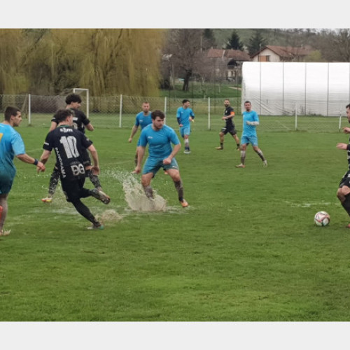 Rezultate surprinzătoare în liga de fotbal a județului