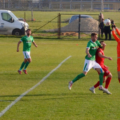 Duel echilibrat în play-out-ul Ligii a III-a între Lotus Baile Felix și CSC Peciu Nou