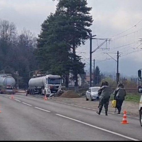 Avertizare RO-ALERT în Comarnic: 28 de persoane evacuate din cauza unei scurgeri de acid sulfuric