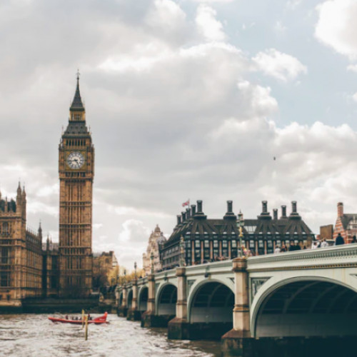 Cetățenii UE trebuie să aibă permis de călătorie pentru Regatul Unit