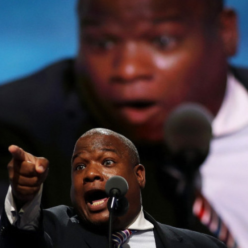 Pastorul Mark Burns vizitează Ucraina pentru a evidenția suferințele cauzate de război