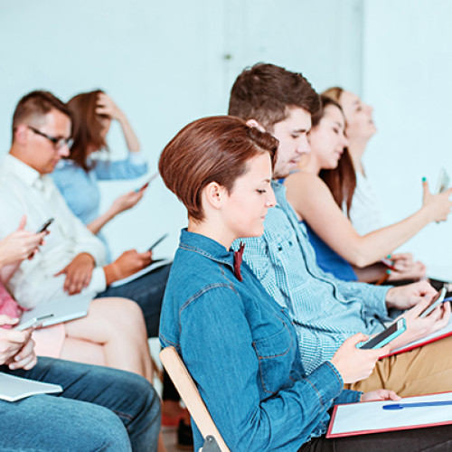 Sprijin financiar pentru studenții din medii defavorizate