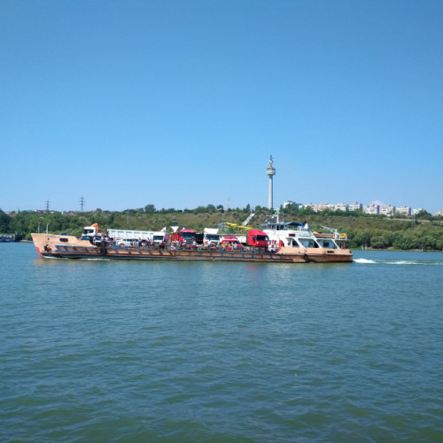 Alimentarea cu combustibil a navei „Oltisoru 2” la Navrom Bac