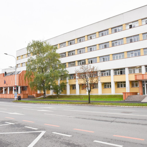 O sibiancă așteaptă repararea unui aparat medical la Spitalul Județean Sibiu