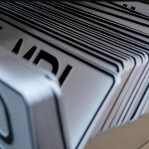 Scumpiri anunțate pentru plăcuțele de înmatriculare