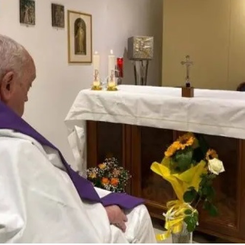 Situația sănătății papei Francisc rămâne stationară