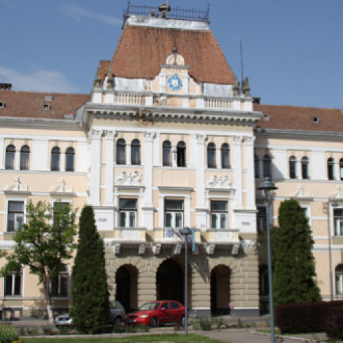 DNA investighează Primăria Odorheiu Secuiesc pentru angajarea ilegală a avocaților