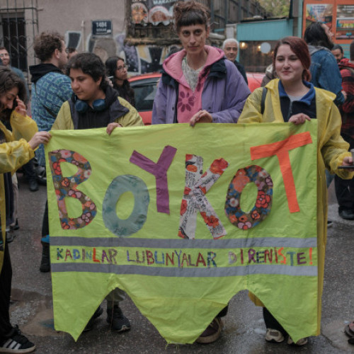 Unsprezece persoane reținute pentru apeluri la boicot în Turcia