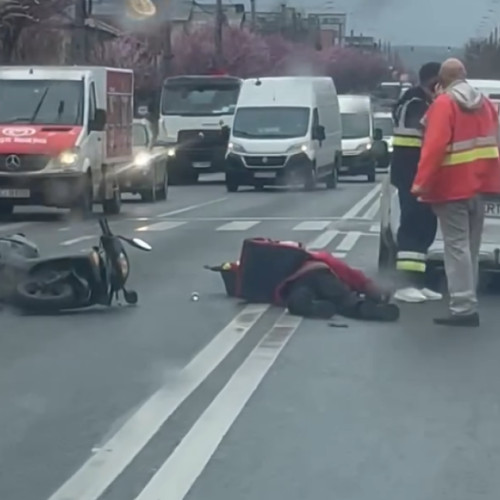 Accident rutier în Cluj-Napoca între un moped și un autoturism