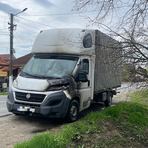 Incendiu la o autoutilitara în localitatea Odoreu