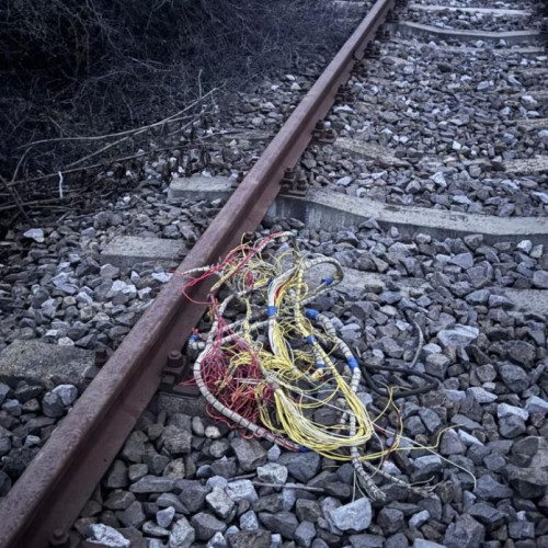 Percheziții la Adjud pentru furt de cablu de cupru