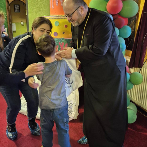 Arhiepiscopia Târgoviștei oferă daruri de Ziua Internațională de Conștientizare a Autismului