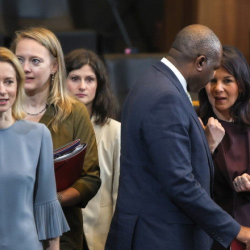 Ministrii europeni de externe cer Rusiei acceptarea unei încetări a focului în Ucraina