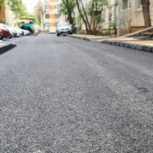 Str. Oltina beneficiază de asfalt nou, îmbunătățind condițiile de trafic